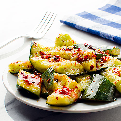 Smacked (Smashed) Cucumber Salad — spicy chili crisp livens up this classic Chinese side (or first course): kitchenriffs.com/2022/06/smacke…