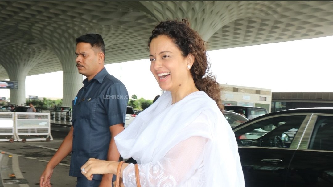 kanganafps's tweet photo. Golden words by #KanganaRanaut 
“आज मेरा घर टूटा, कल तेरा घमंड टूटेगा” 💯💖
#MaharashtraPoliticalCrisis 
#UddhavThackeray #Maharastrapolitics https://t.co/azyJbWCHQC