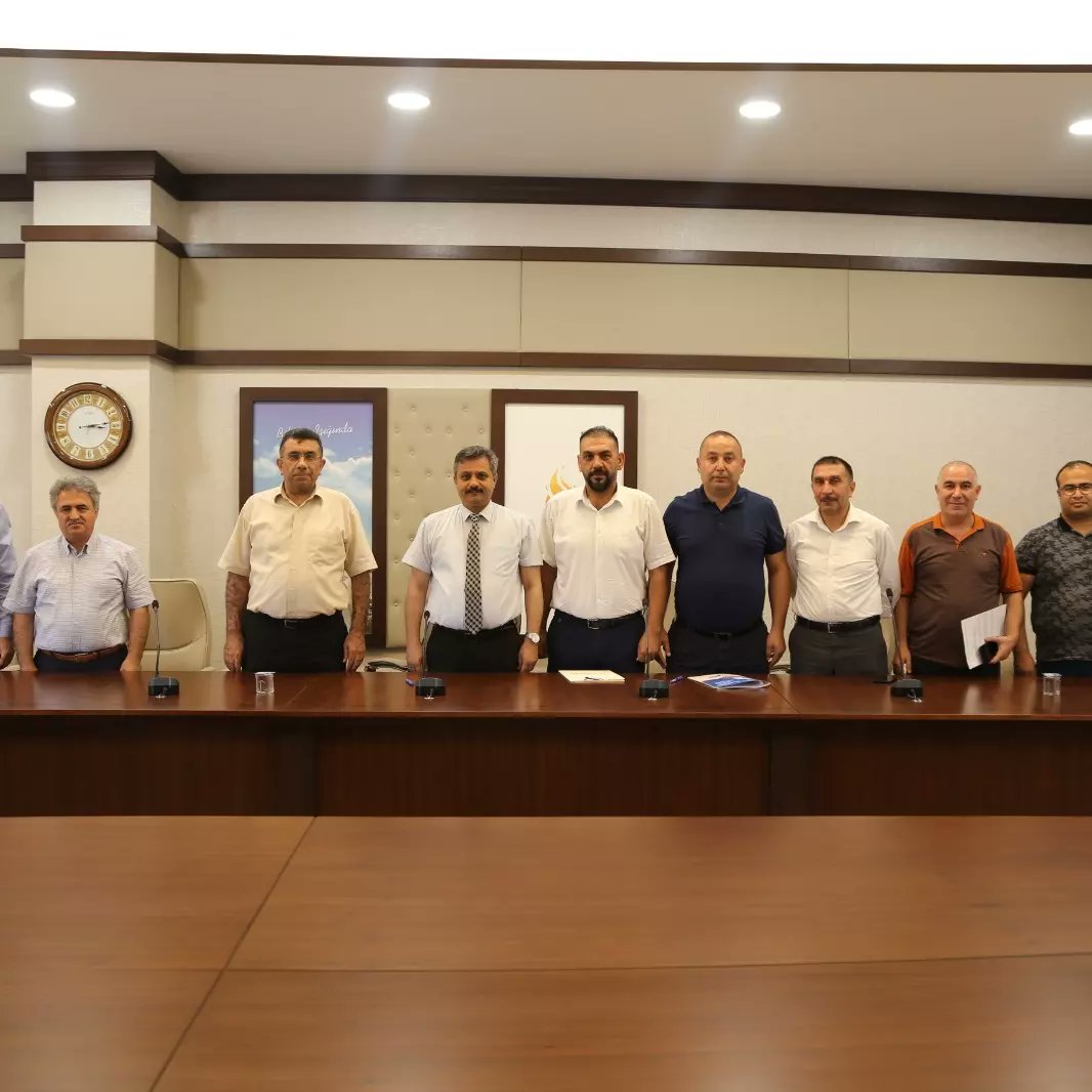 SiirtTes's tweet photo. Siirt Türk Eğitim-SEN ile Siirt Üniversitesi arasinda tezli/tezsiz yüksek lisans programlari için sendika üyelerine özel %15 indirim protokolü imzalandi. Hayırlı olsun... https://t.co/VTprx4SSir