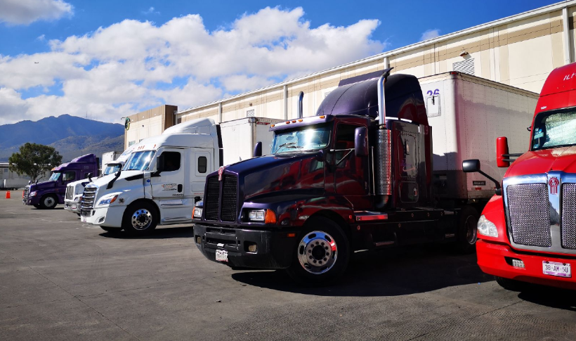 GrupoT21's tweet photo. 🚛 Solvento presenta plataforma de pagos digital para el autotransporte. https://t.co/gaLB2E0Meu
Por @EnriqueDuRio #GrupoT21 #Terrestre #Solvento #AutotransporteDeCarga #OperadorLogístico https://t.co/nMizKQ6QKf