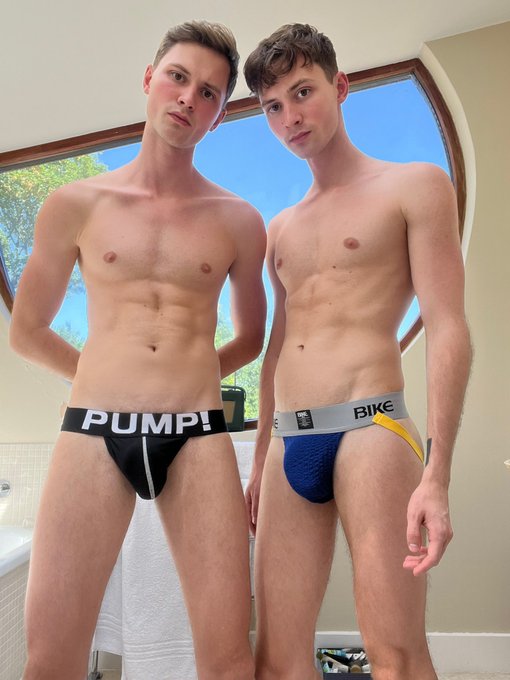 1 pic. Would you fuck with twins ? 👬🍆🍆💦💦 RT if yes 😘 https://t.co/hU6x9QSDQq