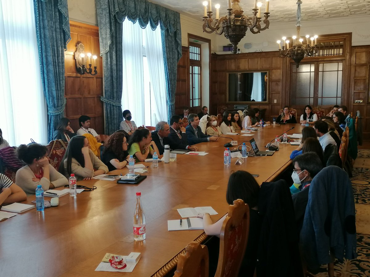 Comienza la 1ª MESA REDONDA de #EM_UIMP22 <a href="/UIMP/">UIMP</a>

 <a href="/MarcoPugliese7/">Marco Pugliese</a> <a href="/FundacionGAEM/">Fundación GAEM</a> Vicenc Martínez <a href="/SanidadCLM/">Sanidad CLM</a> Yolanda Aladro <a href="/fabian_docagne/">Fabian Docagne</a> y <a href="/josemaoscar/">JOSE MARIA PRIETO</a> conversan sobre "EL PACIENTE ACTIVO EN LA INVESTIGACIÓN EN ESCLEROSIS MÚLTIPLE"