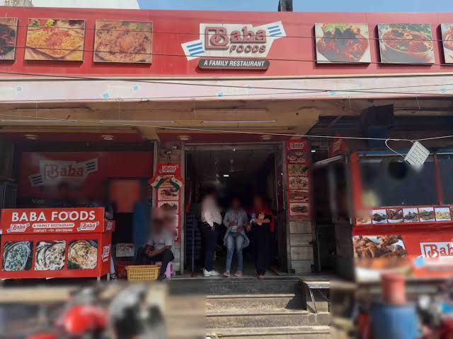 बाबा बिरयानी कानपुर वाली..

नाम तो सुना ही होगा.
जितनी लजीज इनकी बिरयानी उतने बुरे इसके मालिक के कर्म.
अब बुरे कर्मों का फल मिलेगा.