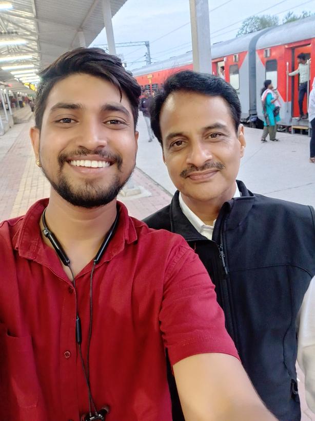 KurilRohan's tweet photo. Mr.Ranjit Patil sir✌️
member of Maharashtra Legislative Council🔥
#सदैव_भाजपा🌷🙌
@Ranjitpatil_Mos 
@BJP4Maharashtra https://t.co/BDh7kLq4aU