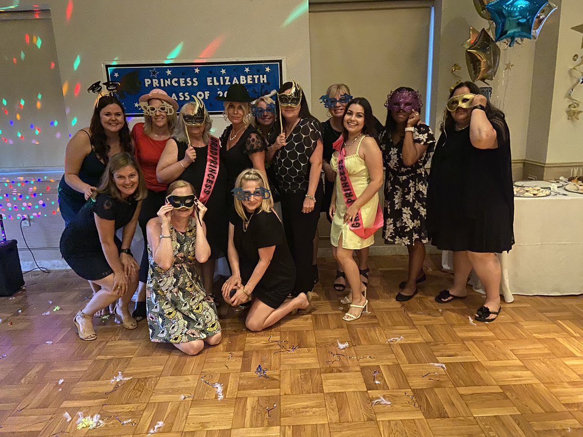 MrsNedelkovski's tweet photo. Great night celebrating awesome students!! Congratulations Class of 2022!! @PEPanthers @WinneyKelly https://t.co/c7voUpiRk3
