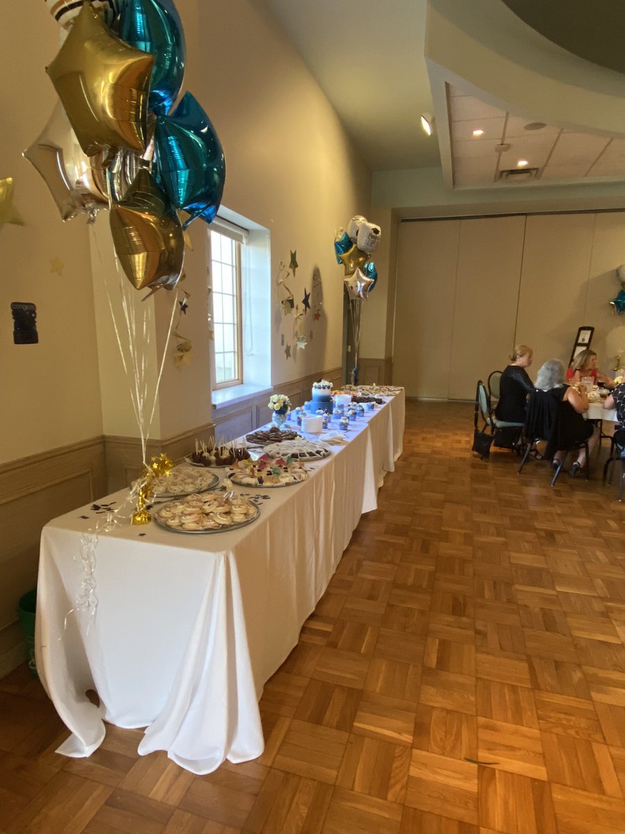 MrsNedelkovski's tweet photo. Great night celebrating awesome students!! Congratulations Class of 2022!! @PEPanthers @WinneyKelly https://t.co/c7voUpiRk3