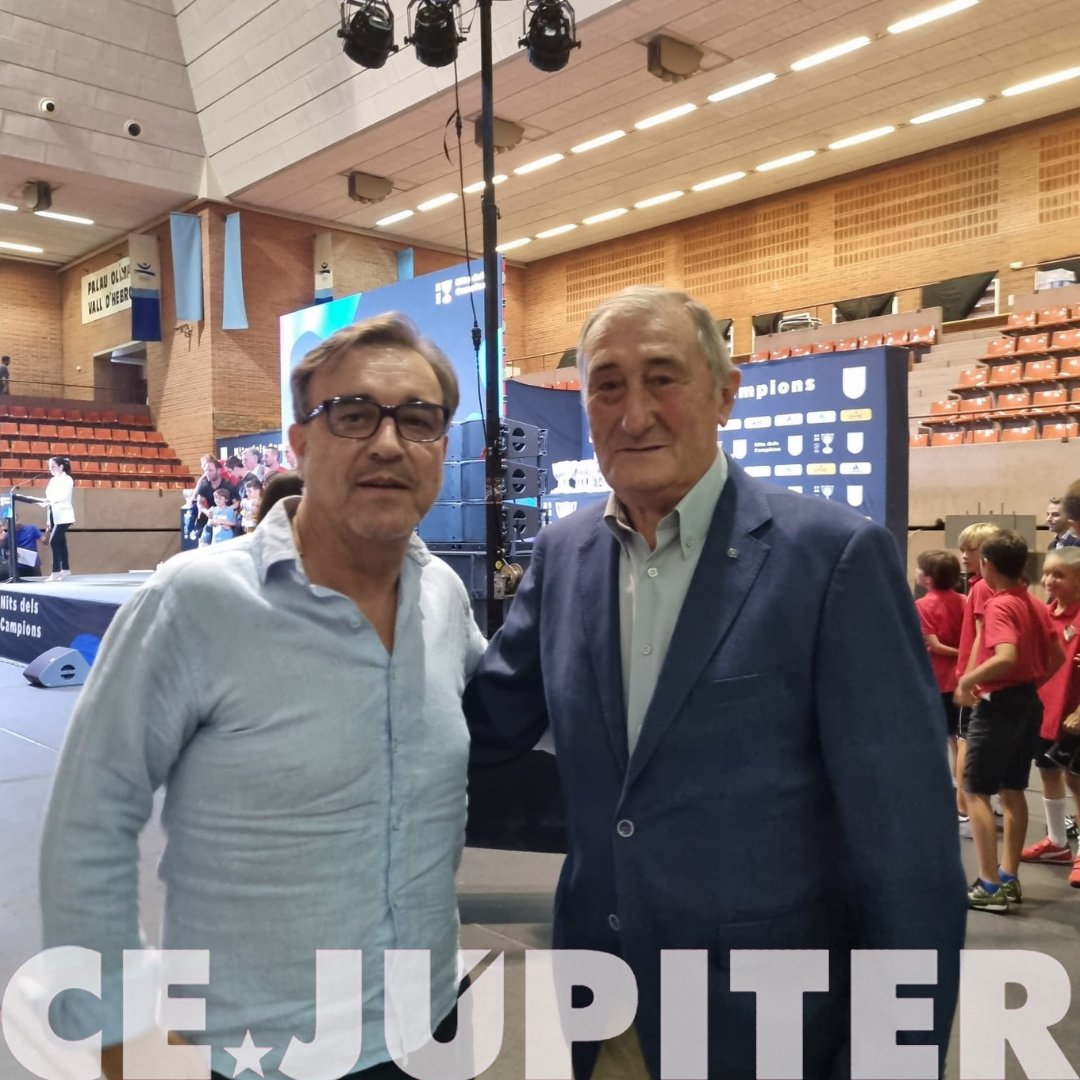 Ahir també vam viure un moment molt especial, amb motiu de la retirada d'en Miquel Carrillo, directiu del <a href="/ce_jupiter/">CE Júpiter</a> durant 25 anys i actual delegat del Barcelonès de la FCF.
Gràcies Miquel, per tota una vida dedicada al futbol i sobretot, al nostre club! Això és un "Fins aviat"