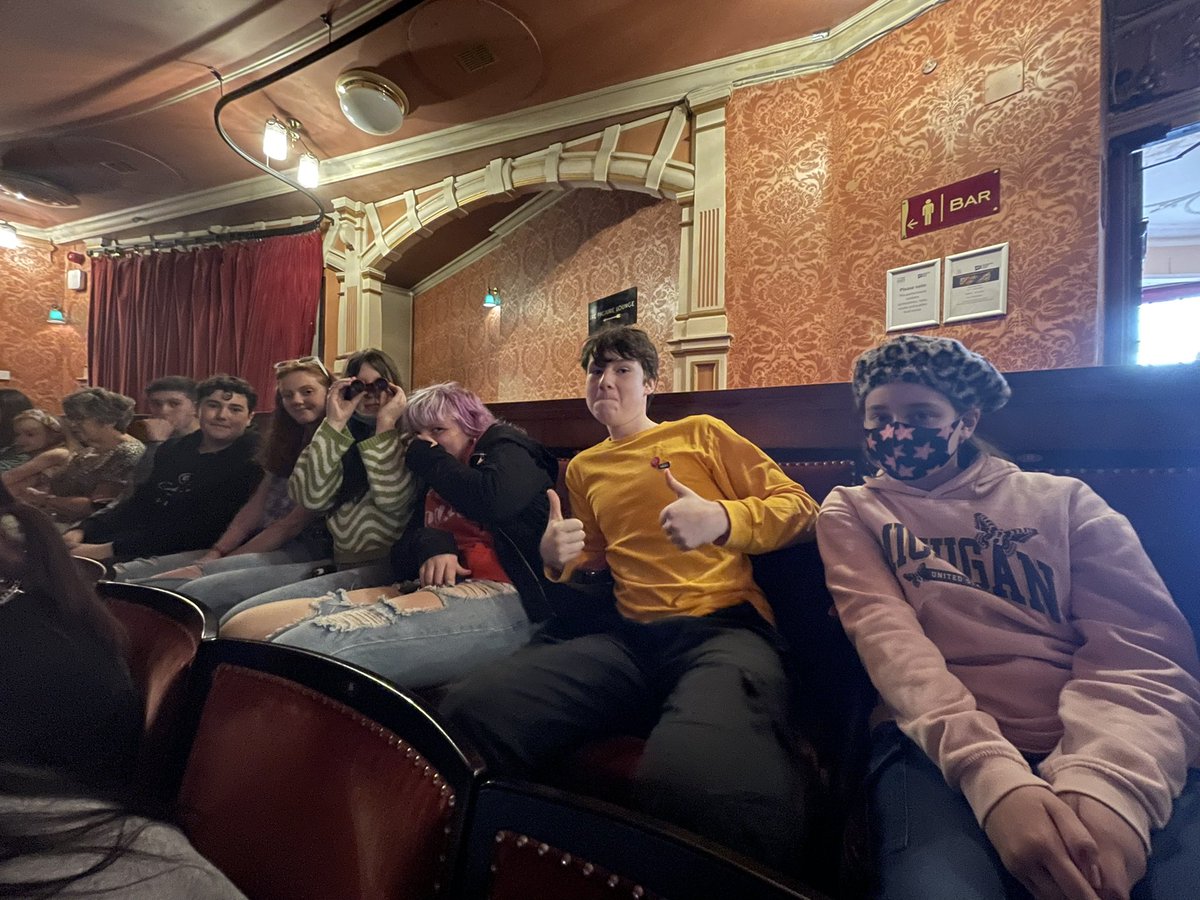 misscrawford__'s tweet photo. We made it to the theatre 🎭 @JosephMusical 🌈✨  #FHSRewardsDay #WeAreFHS https://t.co/4SEhNWps5i