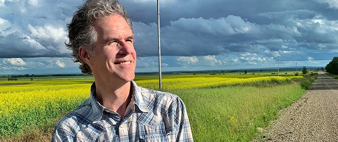 BluegrassGold's tweet image. BluegrassToday: From The Side of the Road... two sides of the recording contract coin
ow.ly/ra4350JELQg      #bluegrass  #chrisjones  #recordcontracts