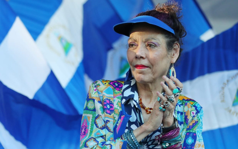 "Porque los revolucionarios estamos hechos para superar dificultades, no estamos hechos para la comodidad, no estamos hechos para sentarnos y apoltronarnos como decimos, en #Nicaragua, estamos hechos para enfrentar los retos con valentía."

#FelicidadesCompañera #PLOMO19