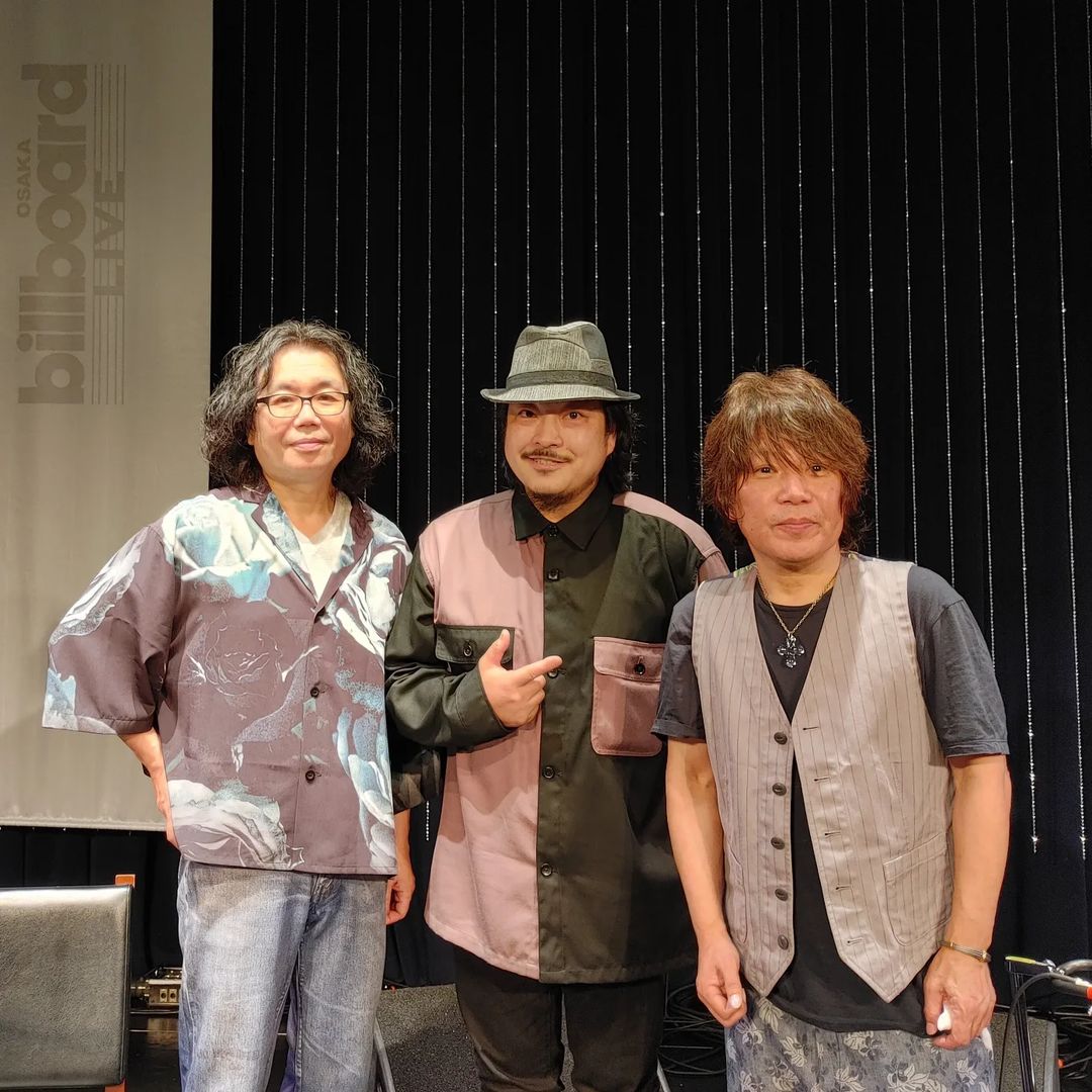 EFFECTORNICS's tweet photo. ツアー初日、素晴らしいステージを魅せていただきました。
旅のご無事をお祈りします。
最高でした。
ありがとうございました。
#山弦 #小倉博和 #佐橋佳幸 #MagicalForce #アコフレではないアコースティックな音作りの世界 #アコギ #アコースティックライヴ #ギターデュオ #神様みたいな演奏でした https://t.co/iTEiUsymhw