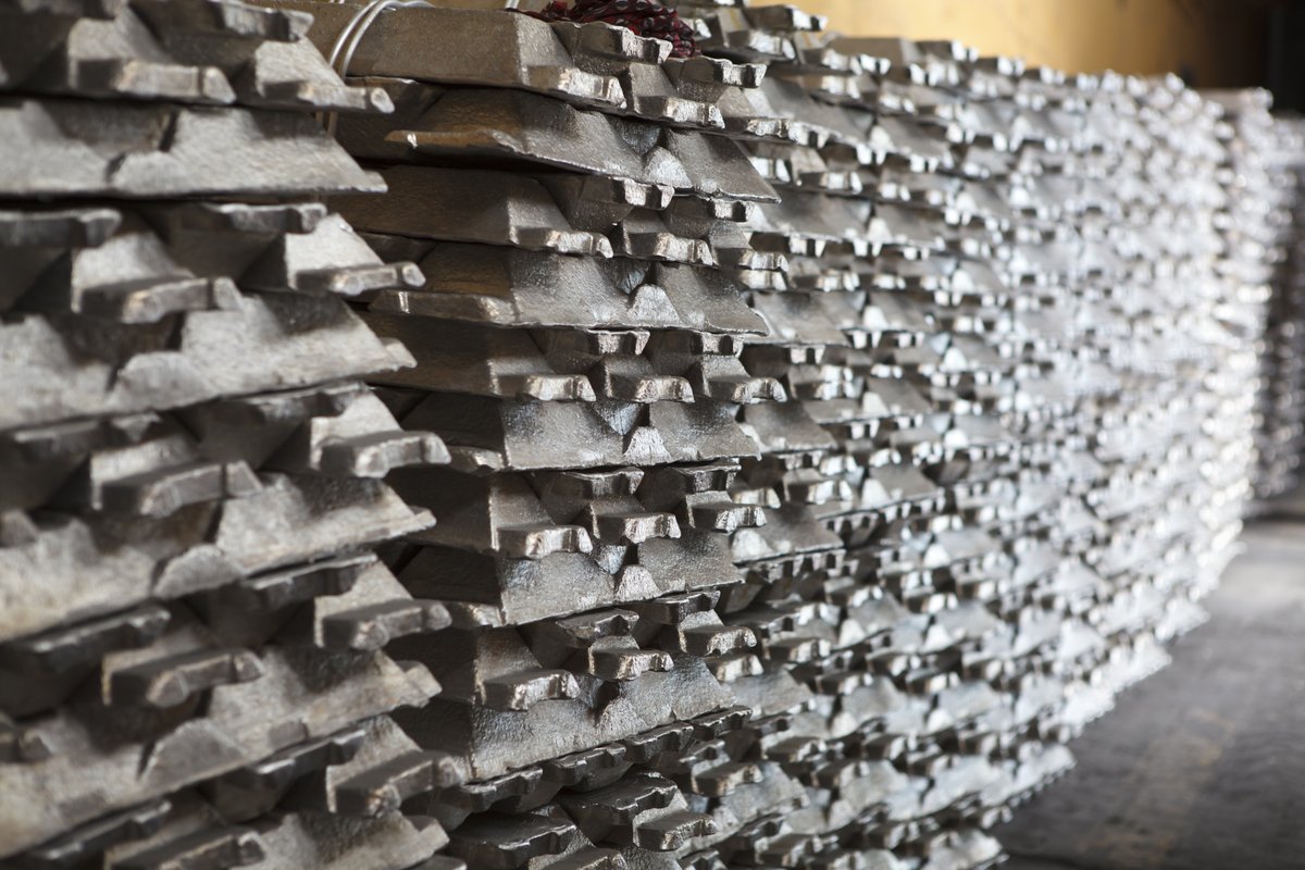 WBMSUK's tweet photo. April demand figures from our latest press release.

Primary #aluminium 5675.9 kt
Refined #copper 2187.3 kt
Refined #lead 1162.2 kt
Slab #zinc 1141.8 kt
#Nickel smelter/refinery 225.7 kt
Refined #tin 32.9 kt

For the full press release article visit - https://t.co/B6f1U8MtVI https://t.co/SkQMgeNpoq