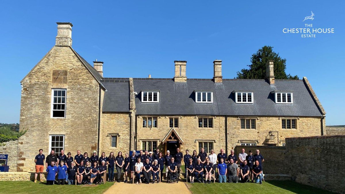 What a team! #teamphotoday #dreamteam <a href="/NNorthantsC/">North Northamptonshire Council</a> <a href="/ChesterHouse_UK/">The Chester House Estate</a>