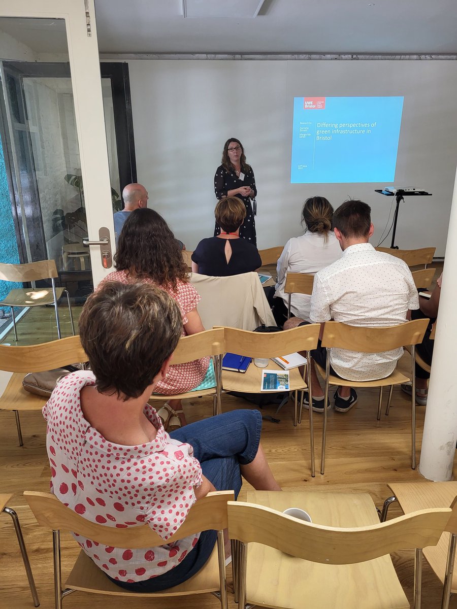 hallsg's tweet photo. @DanniSinnett explains the use of #qmethodology for exploring different perspectives on #greeninfastructure in Bristol at the @UWE_SPE showcase. @UWE_Research @UWEArchBuiltEnv https://t.co/CFiIDodBSf