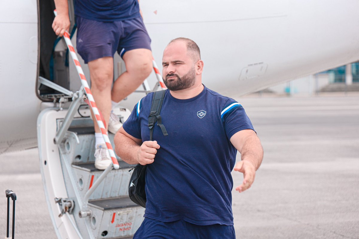 CastresRugby's tweet photo. Bonjour Paris ! 👌🏻✈️

#COMHR #FinaleTOP14 https://t.co/e0nNk5zM3x