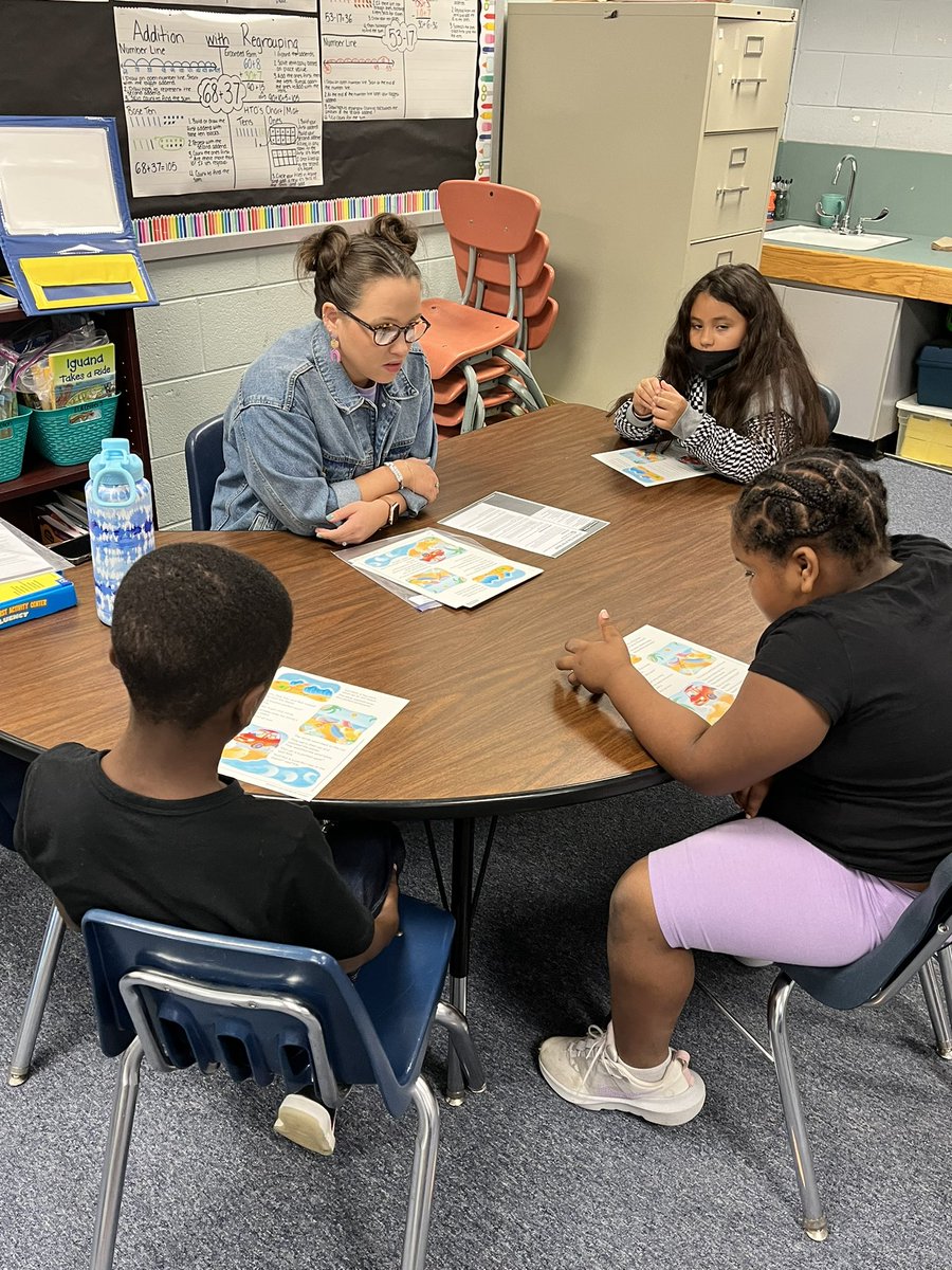 msmoss23's tweet photo. Guided Reading Going Great!!! @fcscampreads #centersarefun #phonics #decoding #comprehension https://t.co/fJgHTEpjjL
