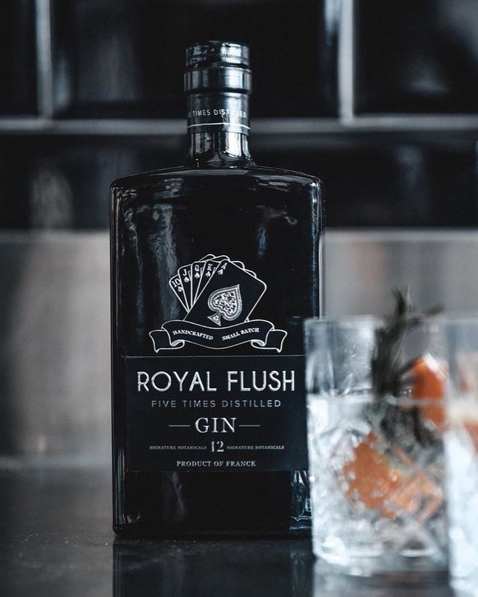 FineBrandsBW's tweet photo. Bold &amp; luxurious ♠️

#RoyalFlushGin #5timesdistilled #FineBrandsBW https://t.co/CFTr8EDnn2