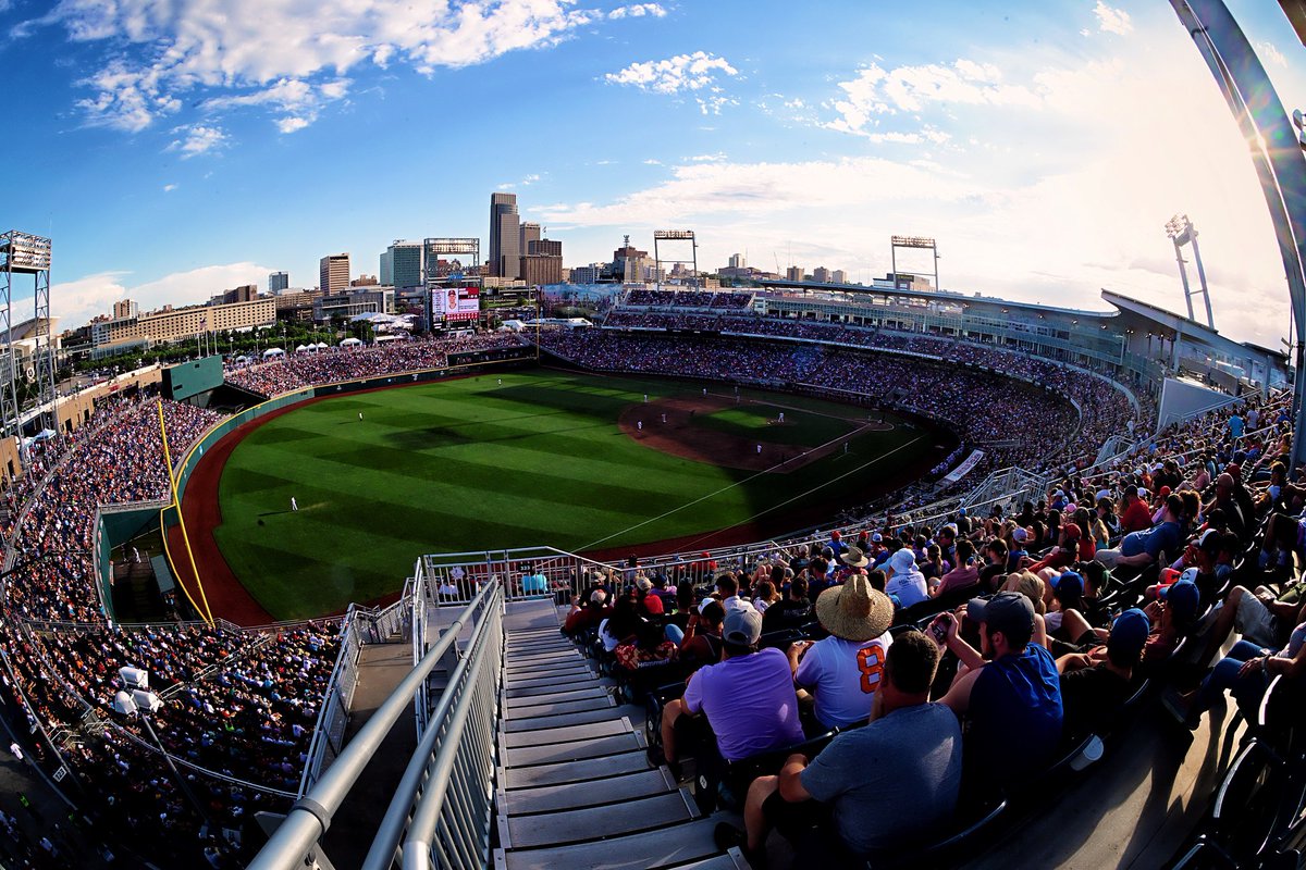 😍 #MCWS #omaha #baseball #ncaa 📸 for @ESPNImages