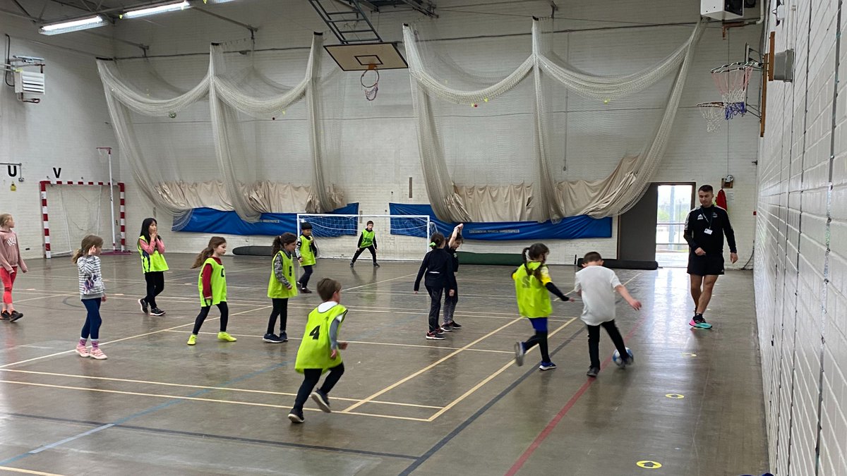 HorsforthSchool's tweet photo. 🎨🧪Summer Camps⚽️⛏
Book now for our multi-activity camp or special themed days including Minecraft and Nerf games, arts, crafts and baking, science, FA football coaching or gymnastics and dance.
📆 8th–12th Aug, 15th–19th Aug, 22nd–26th Aug
Full details➡️https://t.co/yBmUK7aqJj https://t.co/vKSk63zKIT