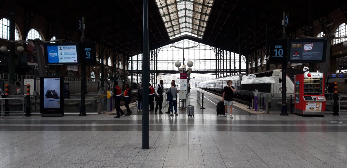 ASA_PNE's tweet photo. #GareduNord2024 : avec les représentants des associations @_RN2GN et @ComiteNord, rencontre intéressante et constructive pour un point d'étape avec Madame Hélène Marbach, directrice de projets de @ConnectGares. Début des travaux dans la gare : automne 2022. https://t.co/XDDhhGIveB