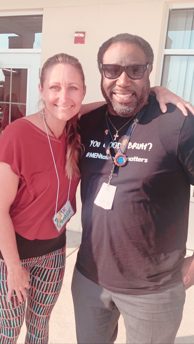 MrFranklin400's tweet photo. The @Gifted_HCPS ESSP Program is all about connections beyond school sites! Sending a huge THANK YOU to Mrs. Cabbage for the handmade necklace and for the years of FUN each summer! #ESSP4 #ESSP5 https://t.co/1tfEPfNn1o