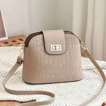 nickykawuki's tweet photo. Different bags are used for different occasions and every lady has different tastes when it comes to hand bags. Get your self a classy hand bag at Debbie.bags 
Delivery can be done to any location.
 
Contact - 0789558055
@DebbieKabs 
Instagram https://t.co/xH9BAS2rTV https://t.co/HeBFoSpe4h