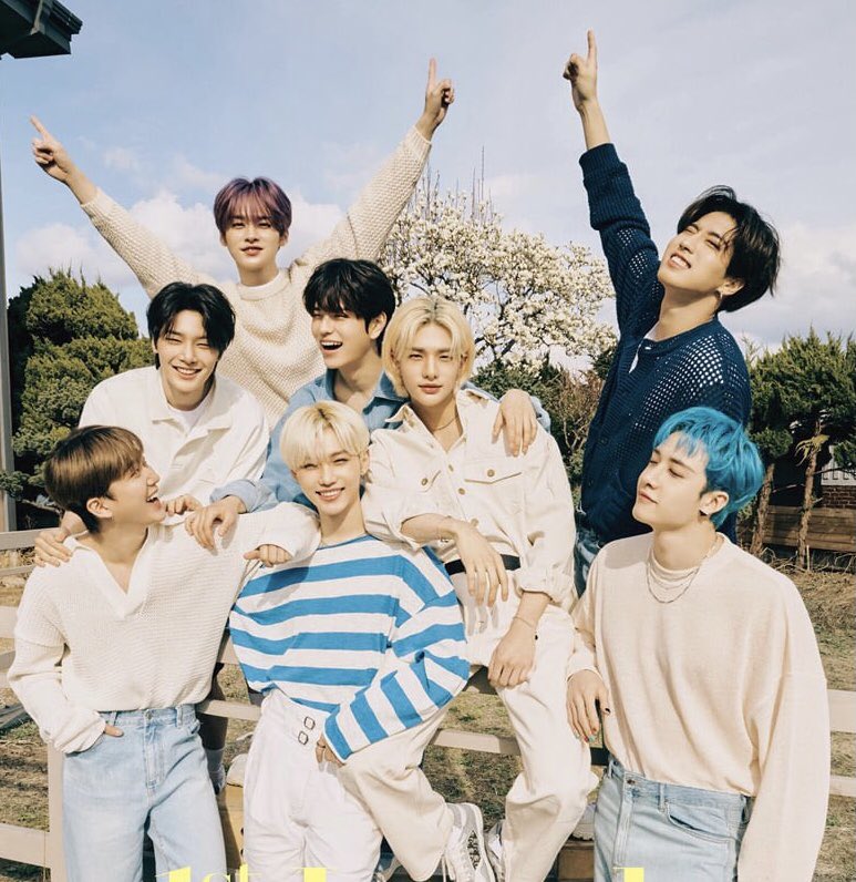 jinr3racha's tweet photo. Before the day ends~

･:*+ Happy 1st Anniversary Loyal Stays!!.:+

I love you guys with all my heart ♡ and I’m grateful that we have crossed paths here ^^ ( kahit nag aagawan tayo ng asawa) 

-hope to see u guys soon!! https://t.co/AfYzWbBbQG