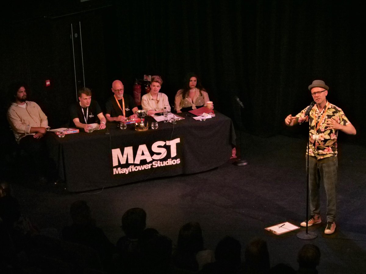 Artfulscribeuk's tweet photo. Last week, ArtfulScribe welcomed young poets from four local schools, supported by their parents, friends and teachers, to @MASTStudios for the Wessex School Poetry Slam.

You can read about it here: https://t.co/PIdGYc8dOD

#poetryslam #creativewriting #youngpoets https://t.co/jT5xpBFNoc