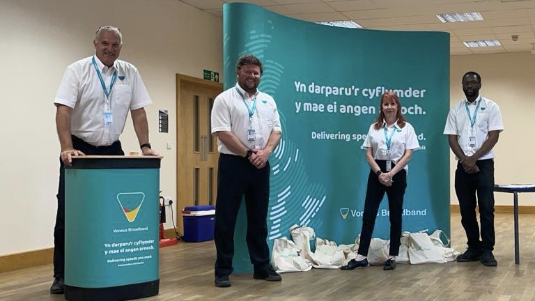 voneusbroadband's tweet image. Looking for better broadband in #Wales? 

Come and have a chat with us at the Hermon Resource Community Centre, we'll be here until 8pm.

#GoSuperfast #RuralConnected #WalesConnected @DigitalPembs @CarmsCouncil