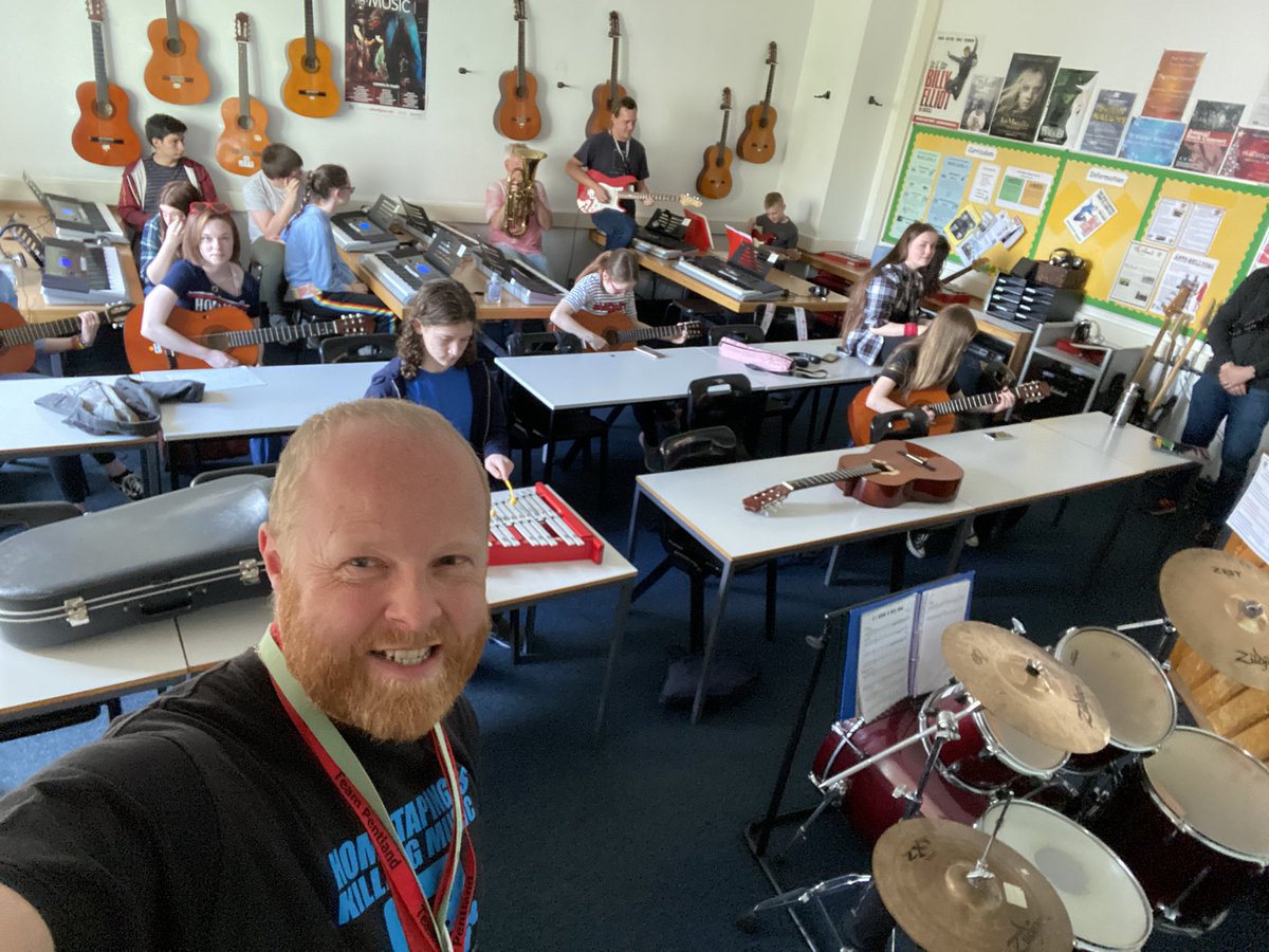 MusicBraesHigh's tweet photo. Great day with 3 groups and 40+ @BraesHigh pupils working as a group and solo improvisation #braescreativity #musician https://t.co/4u5VuKxg7E