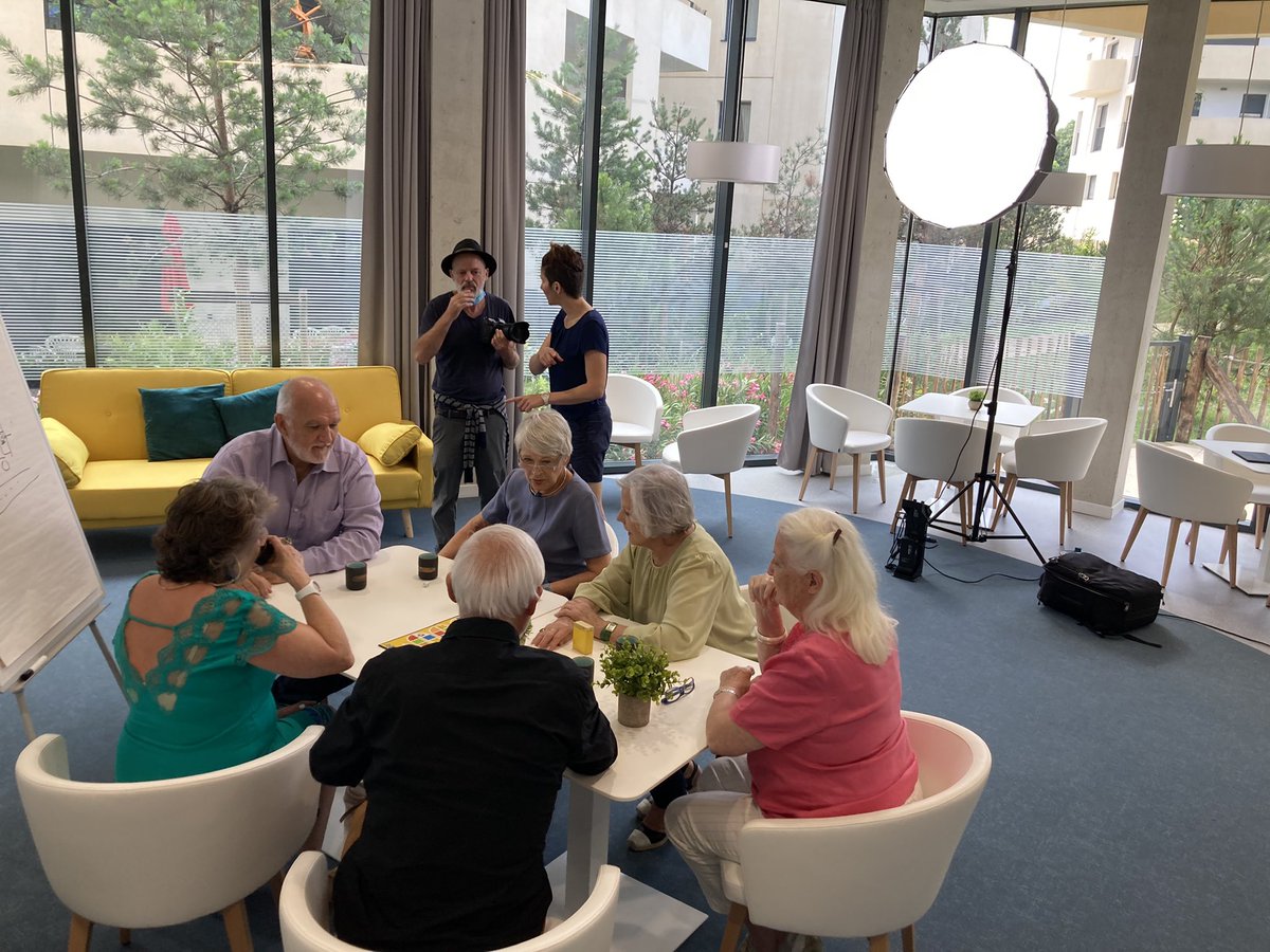 SenPessac's tweet photo. Merci à Jean-Jacques Jelbart et Audrey @odridesign pour leur simplicité, leur gentillesse, leur efficience et efficacité. Aux Senioriales de Pessac nous les avons vraiment appréciés !! #Pessac#Senioriales#senior https://t.co/0EJKFZpJqJ