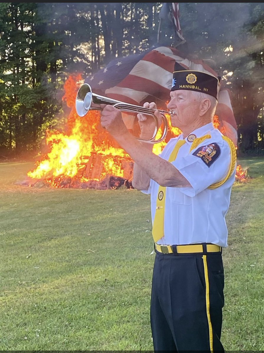 Sister0105's tweet photo. The best thing about being @UPS is the flexibility to help others. @MarkMdelasin @UPSers #watchfire #helpourveterans thank you @CarolBTome for encouraging us!! https://t.co/drIDMmYRp0
