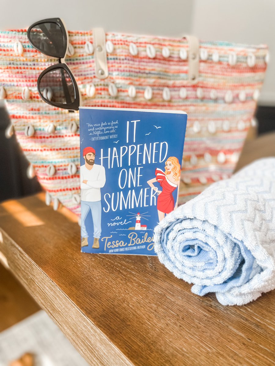 Bookaholics_Pod's tweet photo. Episode 2 is out now! Listen in to hear us discuss Piper and Brendan in this cute rom-com summer read. It Happened One Summer by Tessa Bailey will steal your heart 💕 #bookaholics #bookclub #podcast https://t.co/iegbl05rTv