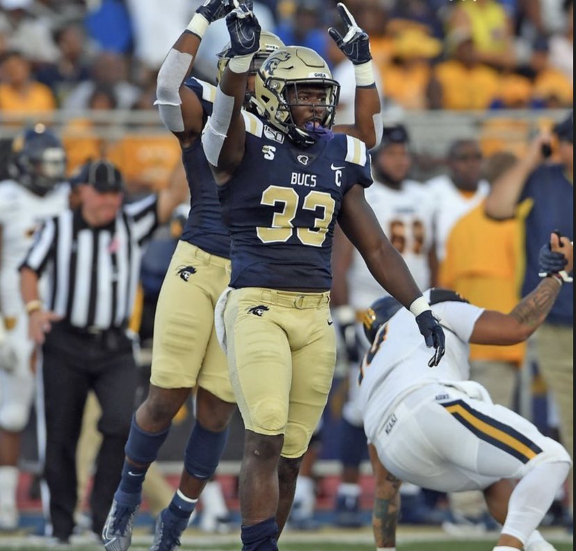 Blessed to say that I have received an offer from @CSUFB!! <a href="/JeremyO_Johnson/">Jeremy Johnson</a> @RWrightRivals <a href="/BHoward_11/">Brandon Howard</a> <a href="/JosephAHastings/">Joseph Hastings III</a> <a href="/harrison2121/">Harrison Smith Jr</a> <a href="/fbscout_florida/">Brian Smith</a> <a href="/CoachMoore313/">Earl Moore</a> <a href="/Tc_robinson5/">CoachTC_</a> <a href="/CoachHerron12/">Heath Herron</a> <a href="/LabWorksTraini1/">LabWorksTraining</a>