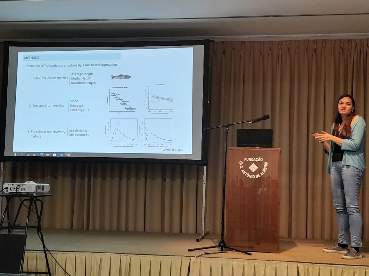 UVicAquatic's tweet photo. Rosa Gurí from @cerm_uvic and @UVicAquatic is showing results from #SizeEcoFun project with the communication: “Fish community size structure as indicator for bioassessment of weir’s impacts” #SIBIC2022 @sibic2022 @SIBICorg https://t.co/ggoarZgMl4
