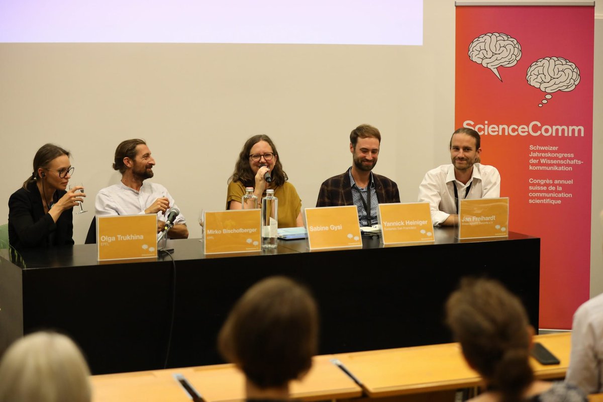 ScienceEtCite's tweet photo. Wie kann die #Wissenschaft die #Gesellschaft transformieren?
Diese Frage steht im Zentrum des @snf_ch Agora Panels mit Olga Trukhina, @a_free_heart, @MirkoBischBerg und @swissidealist. Eim spannender Abschluss für die #ScienceComm22!

#wisskomm #sciencecomm #Transformation https://t.co/VV6TsGWhDi