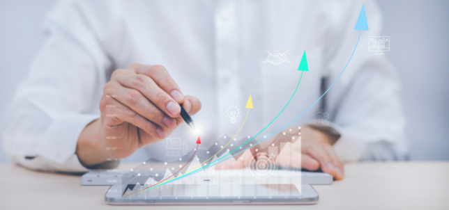 Forecasting is an important responsibility of any SaaS CFO. This article explains MRR forecasting, different forecasting models, and more. 

Tips to Improve Forecasting Your SaaS Company’s Monthly Recurring Revenue bit.ly/3QFsWMb