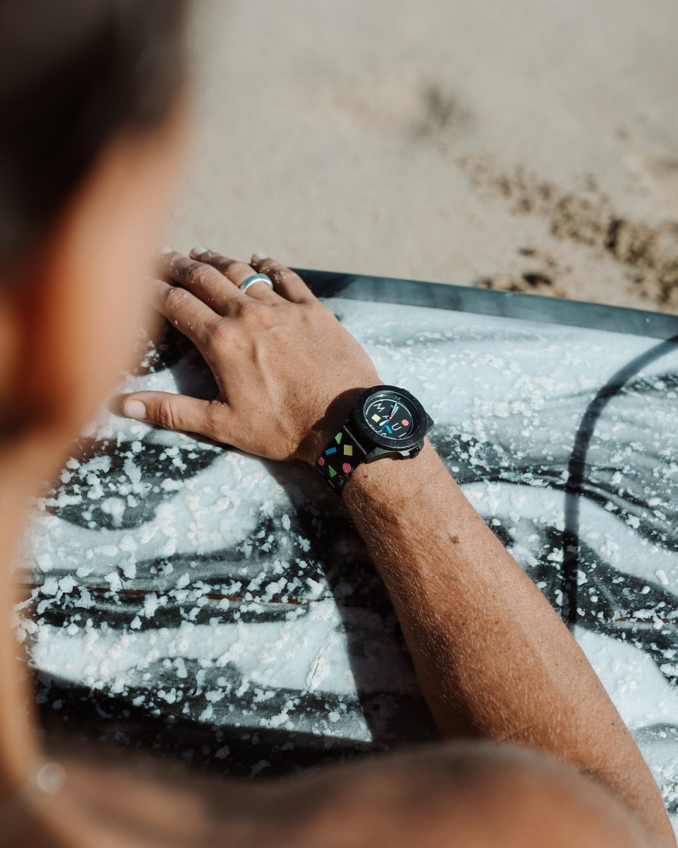 Fossil's tweet photo. When he was just a few years old, surfer Alex Smith grabbed a board off the sand and paddled out alone. Since then his life's never been the same. #LiveToSurf #MauiandSonsxFossil https://t.co/2HOHCrZkni https://t.co/t5i8amQAFd
