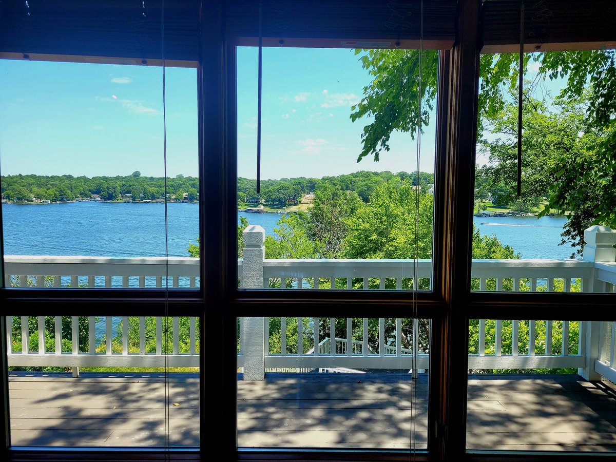 AlacServices's tweet photo. What a beautiful view of the lake! (Plus clean windows makes it all the more better! ๐)
#alacservices
#cleanwindows
#windowcleaning
#windowcleaninglife
#windowcleaningservice
#lakehouse
#lakehome https://t.co/LvZMhRCq1Q