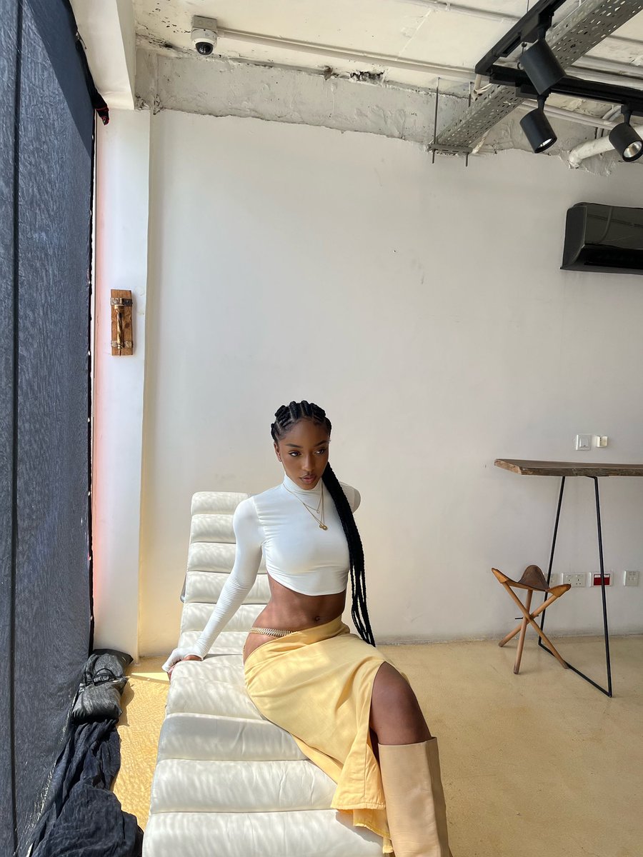 ayrastarr's tweet photo. New 🎶? https://t.co/FnjcZHzlYI