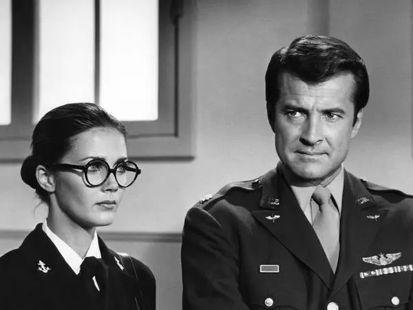 RealLyndaCarter's tweet photo. He’s a 10, but he cannot see past very silly disguises. https://t.co/BQKICjUhXo