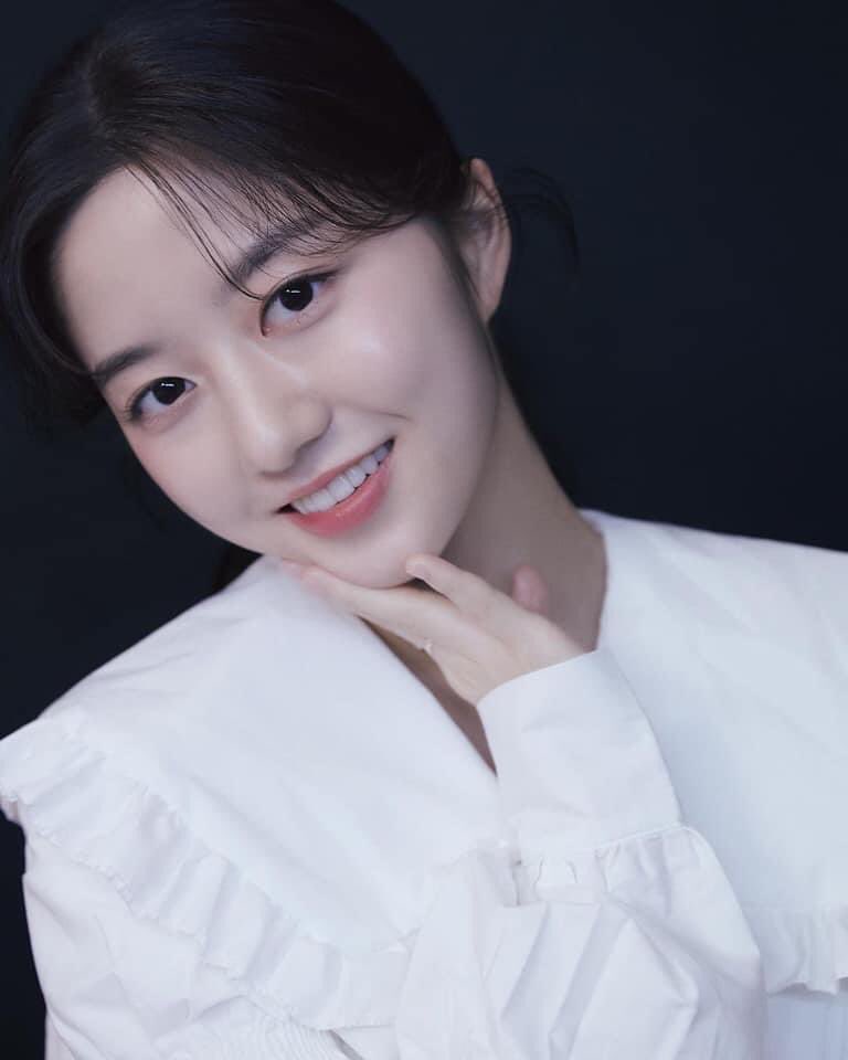 sweet 23 mah beloved girl 🌹💜

#Happy_Hyeonsoo_Day 
#현수배우_생일축하해