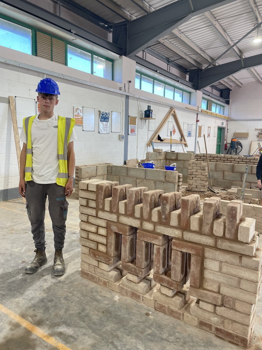RH_Construction's tweet photo. JB has competed yet again another past skill build job to high standards, he’s heading to the skills build show this Thursday to compete against other colleges and we all wish him the best of luck. @Reaseheath @ibstockbrick #skillsshow #bricklaying https://t.co/iJLYf9Zegt