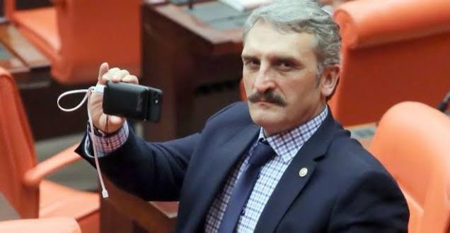ankara_kusu's tweet photo. Milletvekili maaşları 17 bin TL artarak 56 bin TL oldu

👉 https://t.co/z0I5is4mQ0 https://t.co/HWkIvCN6Hd