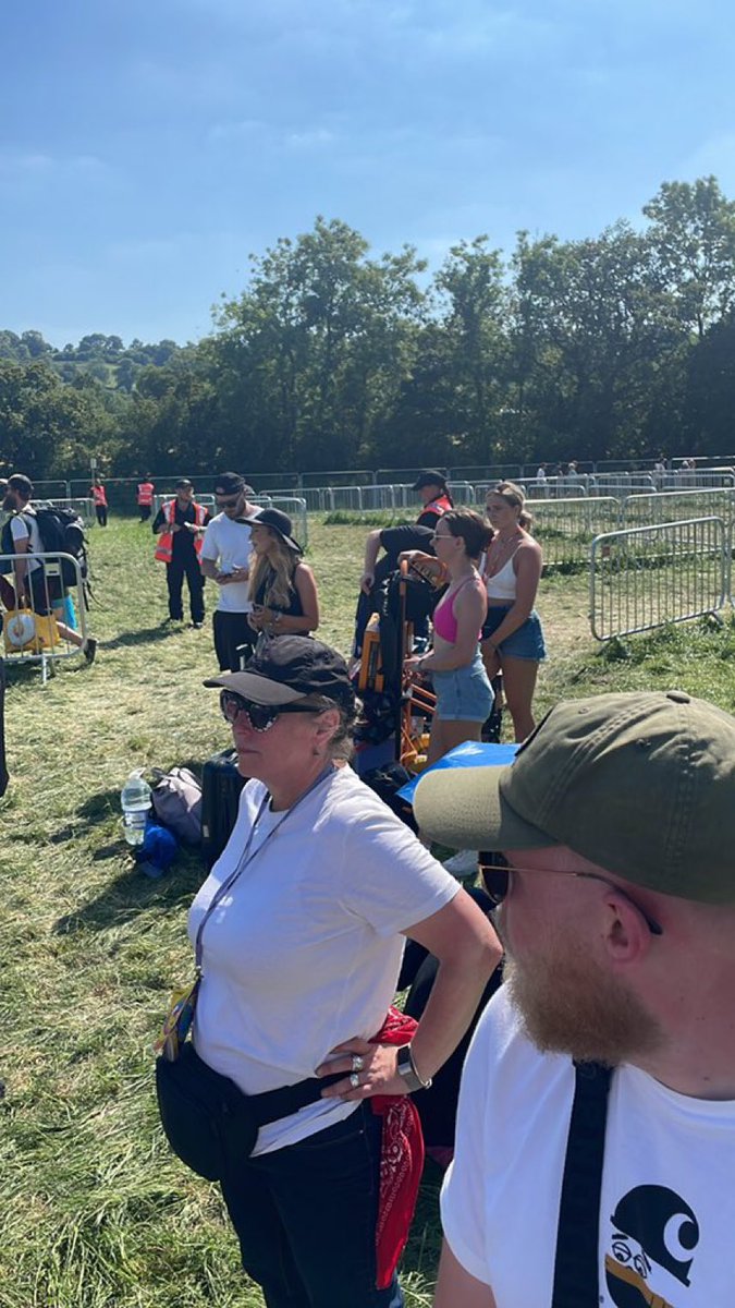 Gabe_Glynn's tweet photo. Emily Eavis, unfortunately the spirit of your wonderful festival which I have attended many years before has been tainted by our awful experience this afternoon in the 27d heat with many other revellers unable to enter due to administrative/processing errors @emilyeavis #passout https://t.co/mHXpIpIX0l