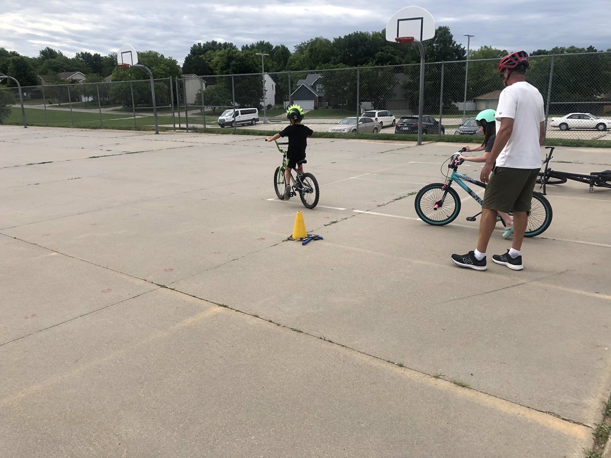 LPSHealth_PE's tweet photo. More awesome summer school PE going on in the district!  Mr. Baum is leading a great bicycling unit at Humann! #SummerPE https://t.co/lia41V6XbS