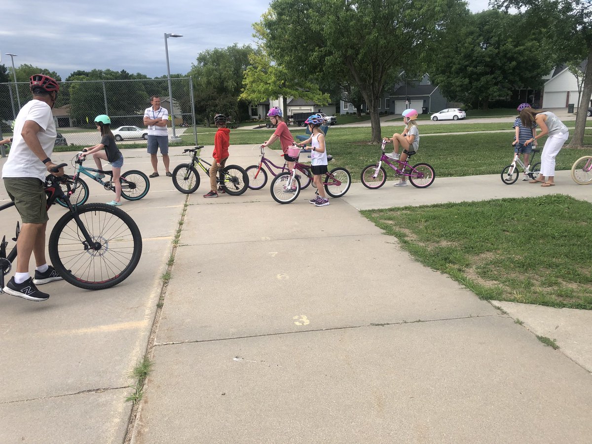 LPSHealth_PE's tweet photo. More awesome summer school PE going on in the district!  Mr. Baum is leading a great bicycling unit at Humann! #SummerPE https://t.co/lia41V6XbS
