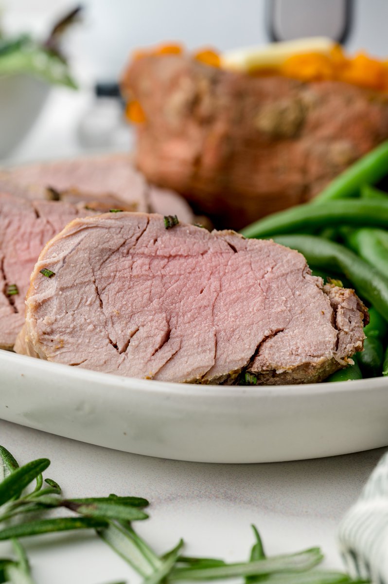 ifeedfarmers's tweet photo. Here's what's we're whipping up for supper tonight...Pork Tenderloin in the Air Fryer!
Check out the easy peasy recipe here --> https://t.co/Ki17wdnXYd #wisconsinpork #USAPork https://t.co/ctneg3xnY0