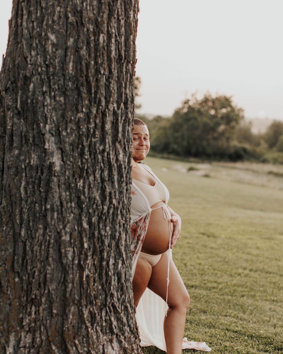 iHeartChubbs's tweet photo. We had too much fun at our maternity shoot! @radiochubbs I love you! #MaternityPics #Baby #DallasDay #ThirdTrimester https://t.co/nBBCmWsC3V