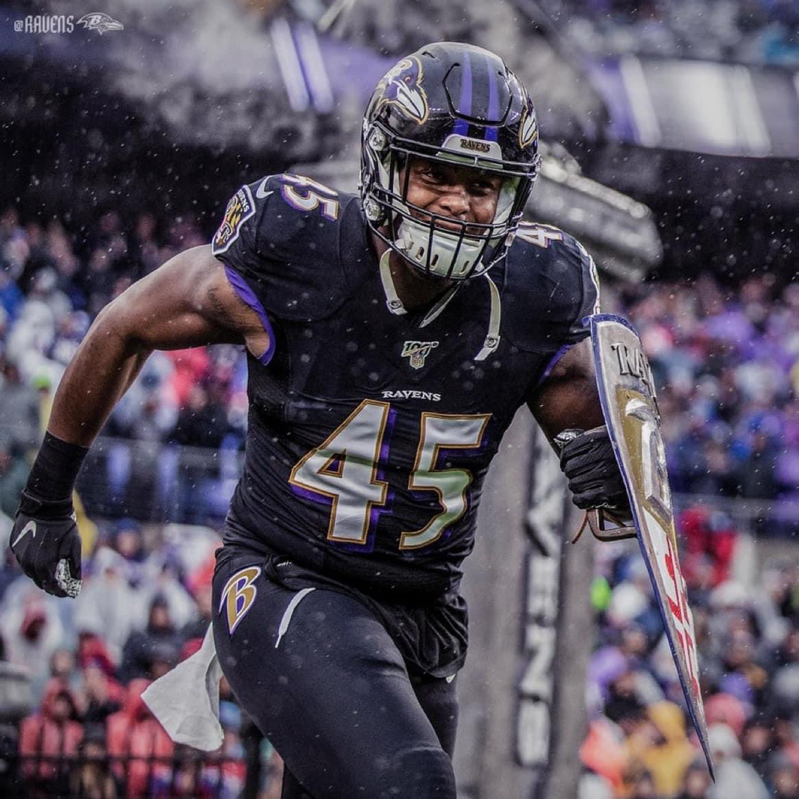 C_2DA_J's tweet photo. Woke up to some heart-breaking news in our PASS family.  Former PASS trainee Jaylon Ferguson LB//DE for Ravens has passed away.  Prayers and  condolences to Jaylon's family.  Gone way to soon.  REST IN PARADISE #SackDaddy #TEAMPASS https://t.co/3JrLtjB9gn